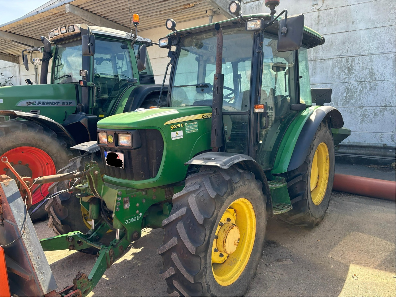 John Deere 5075 E - Tracteur agricole: photos 1 John Deere 5075 E - Tracteur agricole: photos 1