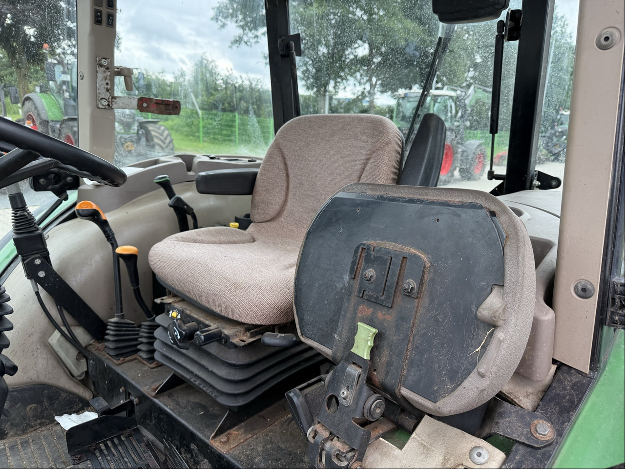 John Deere 5075E - Tracteur agricole: photos 3 John Deere 5075E - Tracteur agricole: photos 3