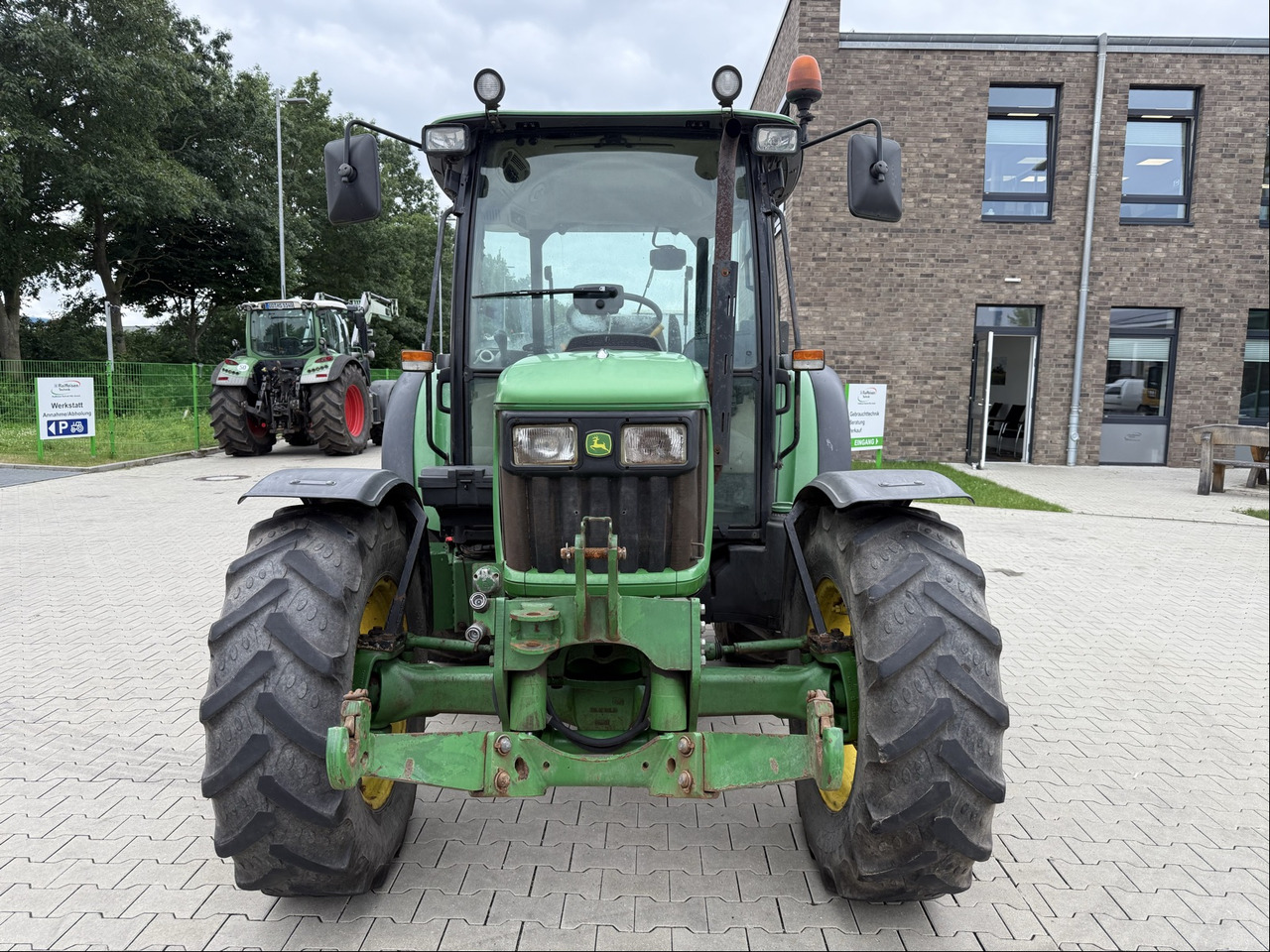John Deere 5075E - Tracteur agricole: photos 4 John Deere 5075E - Tracteur agricole: photos 4