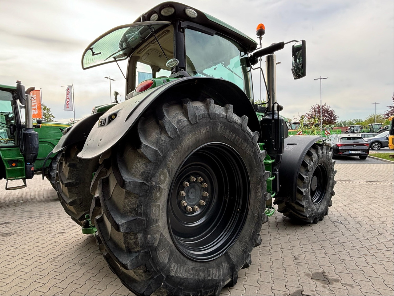 John Deere 6215 R - Tracteur agricole: photos 5 John Deere 6215 R - Tracteur agricole: photos 5