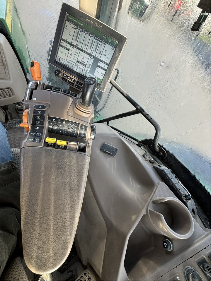 John Deere 6215R - Tracteur agricole: photos 3 John Deere 6215R - Tracteur agricole: photos 3