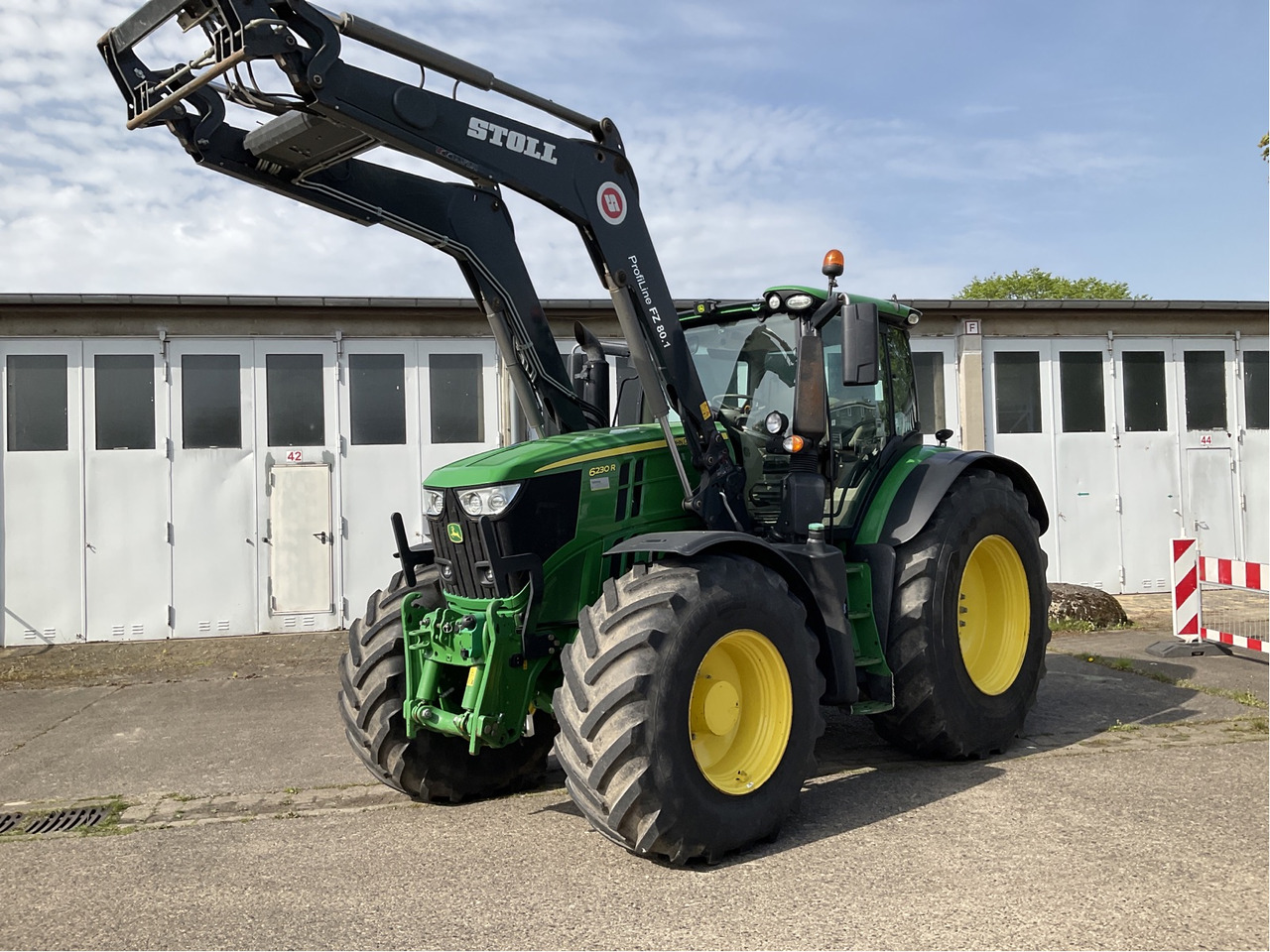 John Deere 6230 R - Tracteur agricole: photos 1 John Deere 6230 R - Tracteur agricole: photos 1