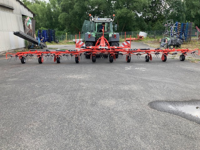 Kuhn GF 10803 Heuwender - Faneuse: photos 1 Kuhn GF 10803 Heuwender - Faneuse: photos 1
