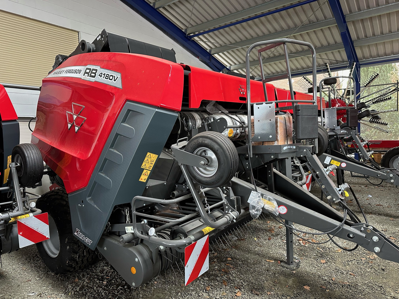 Massey Ferguson 4180 V Xtra 13 Messer - Matériel de fenaison: photos 2 Massey Ferguson 4180 V Xtra 13 Messer - Matériel de fenaison: photos 2