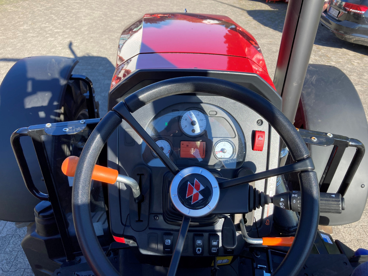 Massey Ferguson 4708 M Plattform Essential - Tracteur agricole: photos 3 Massey Ferguson 4708 M Plattform Essential - Tracteur agricole: photos 3