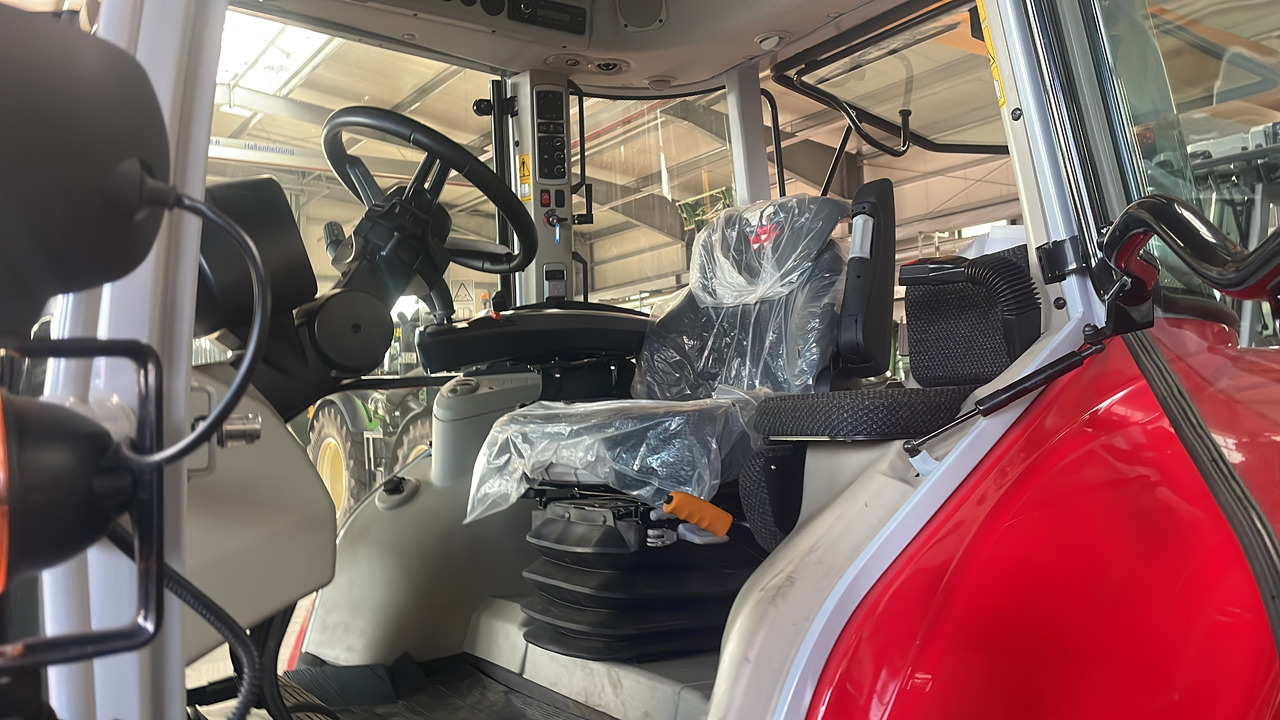 Massey Ferguson 5S.125 Dyna-6 EFFICIENT - Tracteur agricole: photos 3 Massey Ferguson 5S.125 Dyna-6 EFFICIENT - Tracteur agricole: photos 3