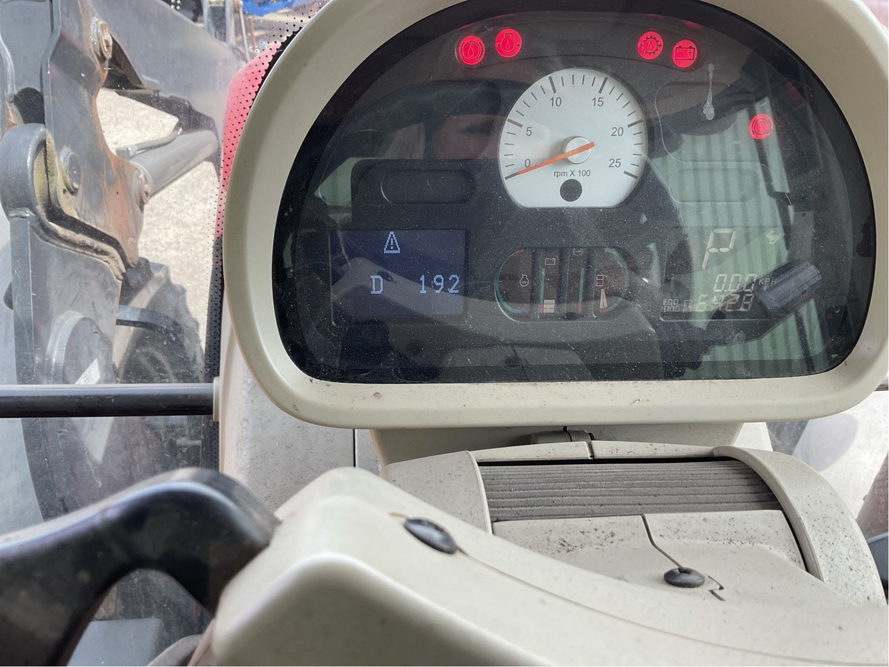 Massey Ferguson 6614 Dyna 6 - Tracteur agricole: photos 4 Massey Ferguson 6614 Dyna 6 - Tracteur agricole: photos 4