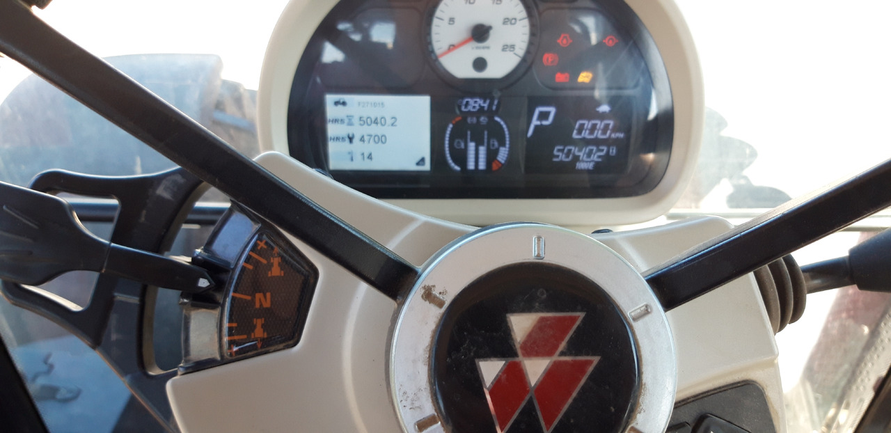 Massey Ferguson 7726 Dyna-6 Efficient - Tracteur agricole: photos 4 Massey Ferguson 7726 Dyna-6 Efficient - Tracteur agricole: photos 4