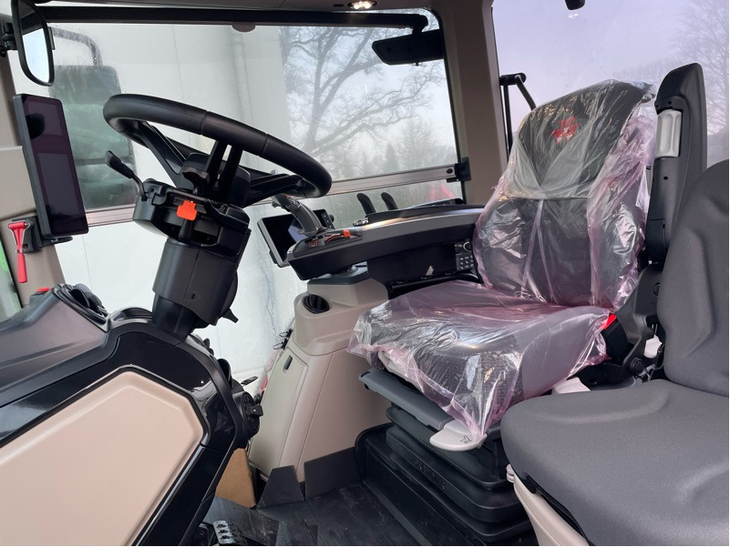 Massey Ferguson 8S.265 Dyna-7 EFFICIENT - Tracteur agricole: photos 2 Massey Ferguson 8S.265 Dyna-7 EFFICIENT - Tracteur agricole: photos 2