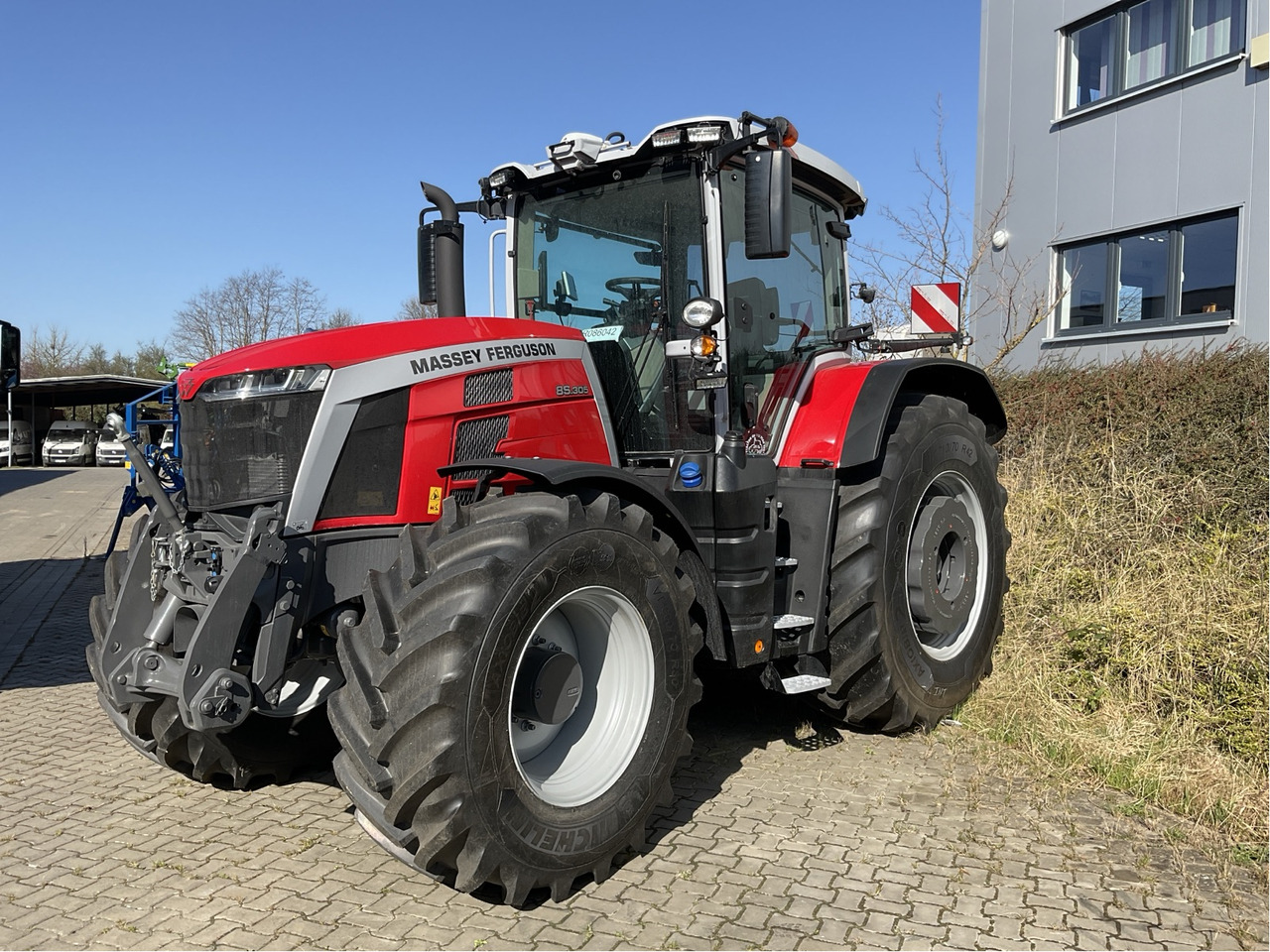 Massey Ferguson 8S.305 Dyna-VT EXCLUSIVE - Tracteur agricole: photos 1 Massey Ferguson 8S.305 Dyna-VT EXCLUSIVE - Tracteur agricole: photos 1