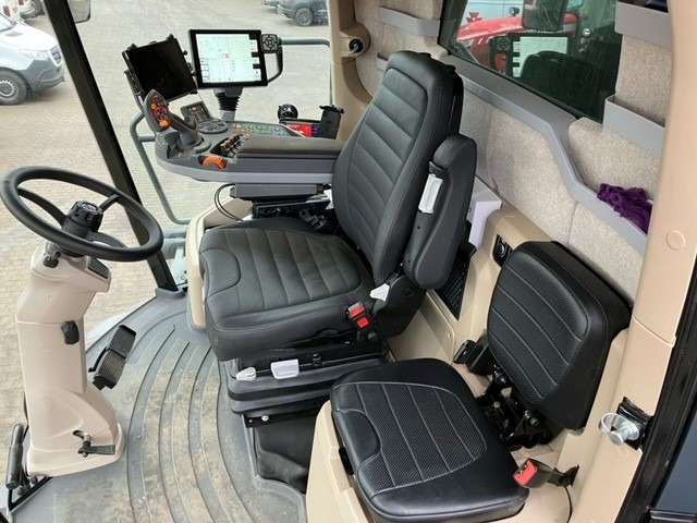 Massey Ferguson IDEAL 9T Gen3 - Moissonneuse-batteuse: photos 4 Massey Ferguson IDEAL 9T Gen3 - Moissonneuse-batteuse: photos 4