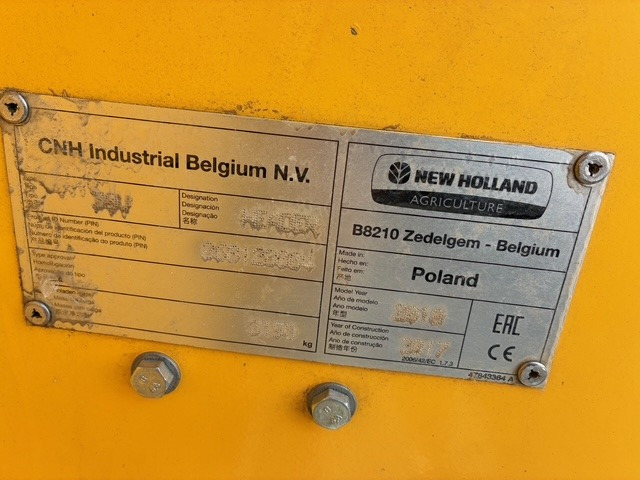 New Holland CR 9090 - Moissonneuse-batteuse: photos 2 New Holland CR 9090 - Moissonneuse-batteuse: photos 2