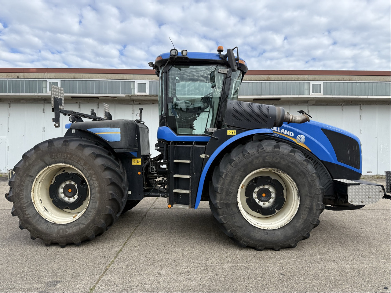 New Holland T9.560 - Tracteur agricole: photos 5 New Holland T9.560 - Tracteur agricole: photos 5