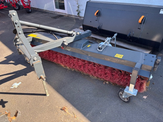 Saphir FKM 231 Kehrmaschine - Faucheuse: photos 1 Saphir FKM 231 Kehrmaschine - Faucheuse: photos 1