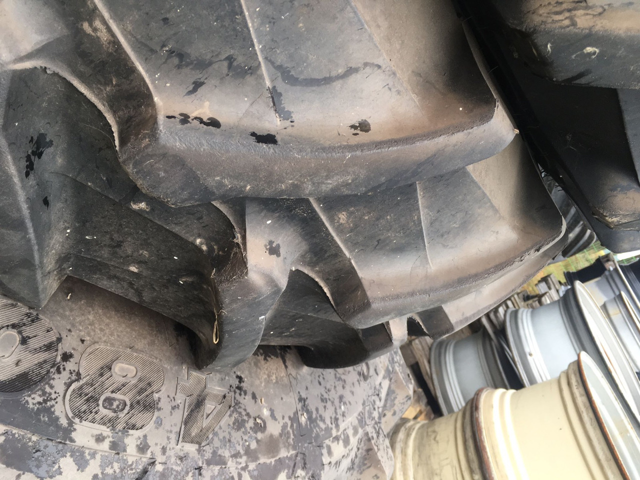 Trelleborg 480/70R42 14.9R30 - Pneus et jantes: photos 4 Trelleborg 480/70R42 14.9R30 - Pneus et jantes: photos 4