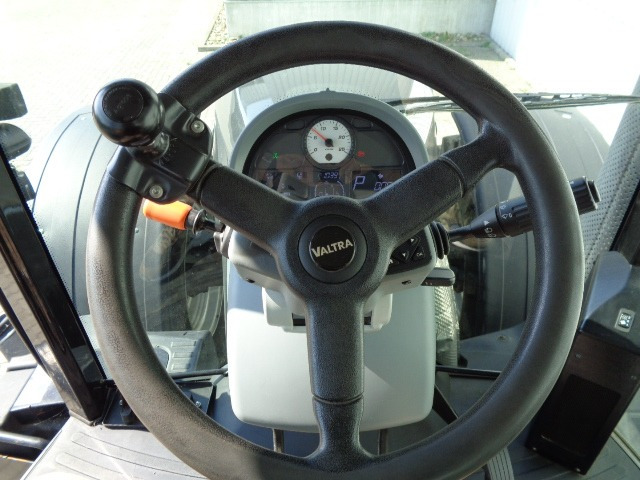 Valtra S274 - Tracteur agricole: photos 4 Valtra S274 - Tracteur agricole: photos 4