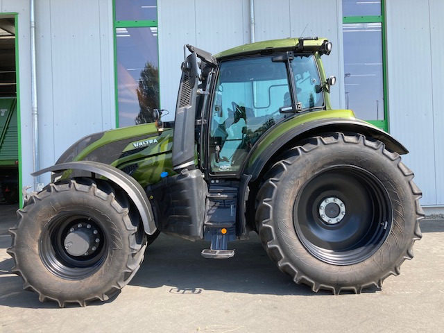 Valtra T 235 Versu - Tracteur agricole: photos 1 Valtra T 235 Versu - Tracteur agricole: photos 1