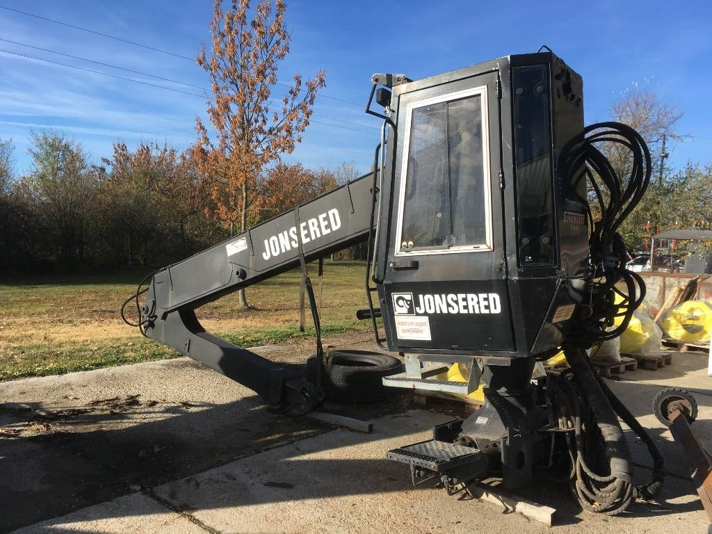 JONSERED 1820 - Grue auxiliaire pour Camion: photos 1 JONSERED 1820 - Grue auxiliaire pour Camion: photos 1