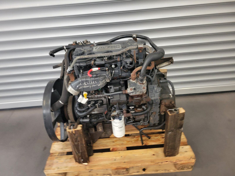 Iveco EUROCARGO F4AE0481 TECTOR 4 EURO 3 - Moteur pour Camion: photos 2 Iveco EUROCARGO F4AE0481 TECTOR 4 EURO 3 - Moteur pour Camion: photos 2