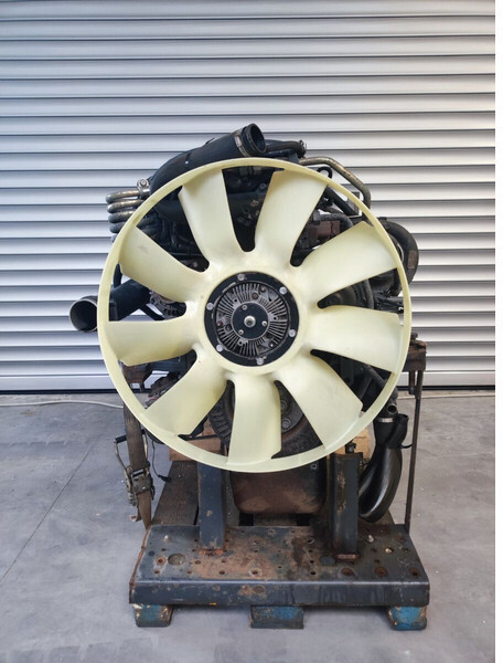 Iveco STRALIS CURSOR 11 F3GFE611 EURO 6 - Moteur pour Camion: photos 2 Iveco STRALIS CURSOR 11 F3GFE611 EURO 6 - Moteur pour Camion: photos 2