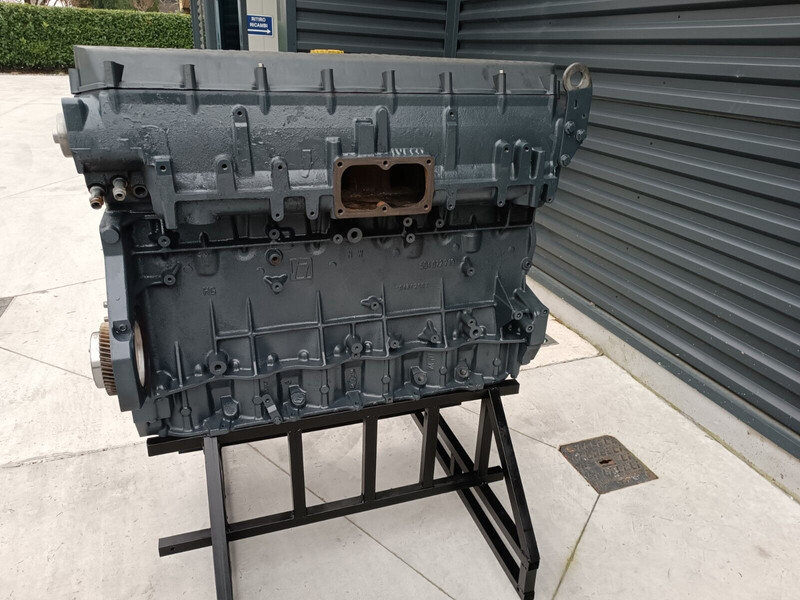 Iveco STRALIS EURO 5 420 - 450 - 460 CURSOR 10 F3AE3681 EURO 5 - Moteur pour Camion: photos 3 Iveco STRALIS EURO 5 420 - 450 - 460 CURSOR 10 F3AE3681 EURO 5 - Moteur pour Camion: photos 3