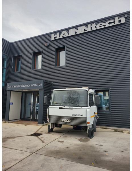 Iveco TURBOTECH - Cabine et intérieur pour Camion: photos 1 Iveco TURBOTECH - Cabine et intérieur pour Camion: photos 1