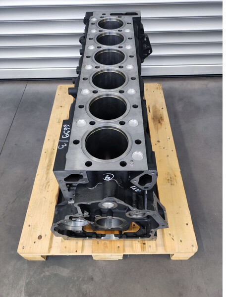 MAN D2676 Euro 6 - Carter pour Camion: photos 3 MAN D2676 Euro 6 - Carter pour Camion: photos 3
