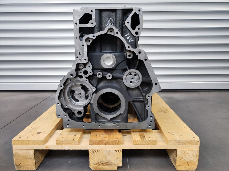 MAN D2676 Euro 6 - Carter pour Camion: photos 1 MAN D2676 Euro 6 - Carter pour Camion: photos 1