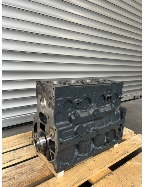 MAN TGM - TGL E4 - Bloc-cylindres pour Camion: photos 1 MAN TGM - TGL E4 - Bloc-cylindres pour Camion: photos 1