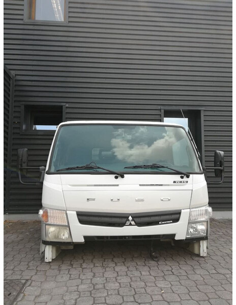 Mitsubishi Fuso CANTER C TYPE MODEL LARGE - Cabine et intérieur pour Camion: photos 2 Mitsubishi Fuso CANTER C TYPE MODEL LARGE - Cabine et intérieur pour Camion: photos 2