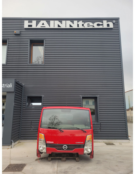 Nissan Cabstar - Cabine et intérieur pour Camion: photos 1 Nissan Cabstar - Cabine et intérieur pour Camion: photos 1