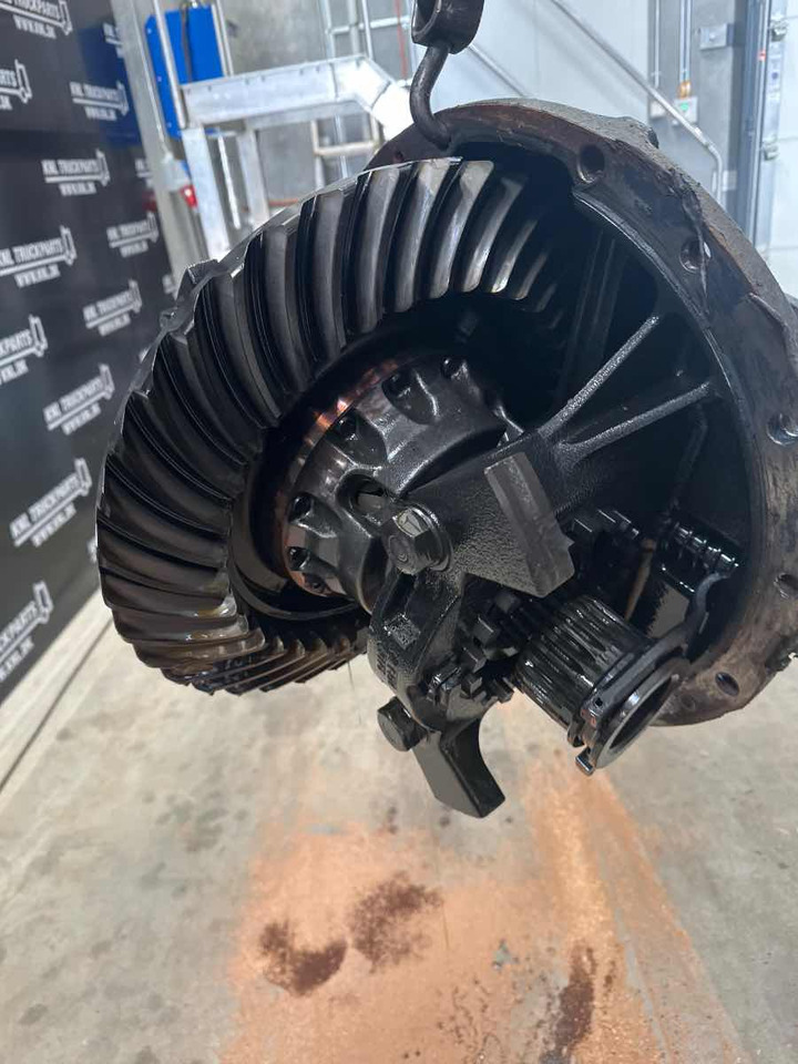 IVECO DIFF RSS1344B - 3.70 // 42550049 - Différentiel pour Camion: photos 2 IVECO DIFF RSS1344B - 3.70 // 42550049 - Différentiel pour Camion: photos 2