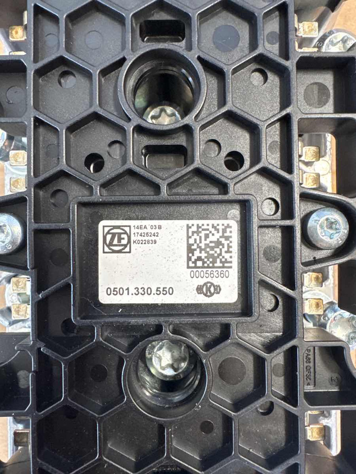 MAN 12TX VALVE BLOCK 81.32550-6018 - Boîte de vitesse et pièces pour Camion: photos 3 MAN 12TX VALVE BLOCK 81.32550-6018 - Boîte de vitesse et pièces pour Camion: photos 3