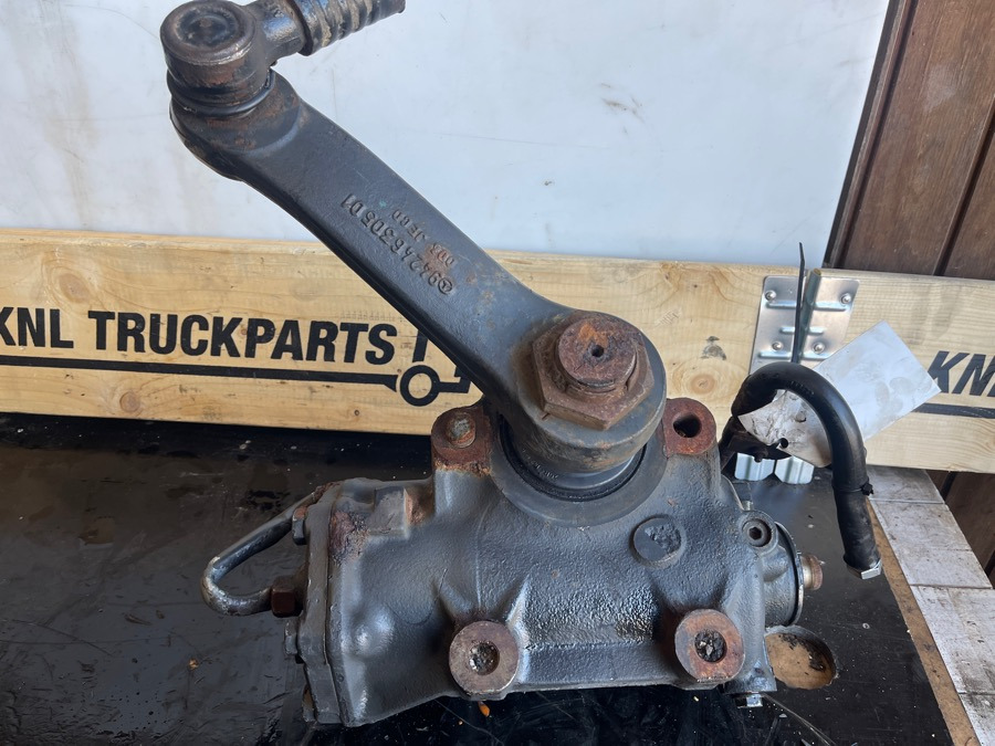 MERCEDES STEERING GEAR A9304602600 - Commande de gouvernail pour Camion: photos 2 MERCEDES STEERING GEAR A9304602600 - Commande de gouvernail pour Camion: photos 2