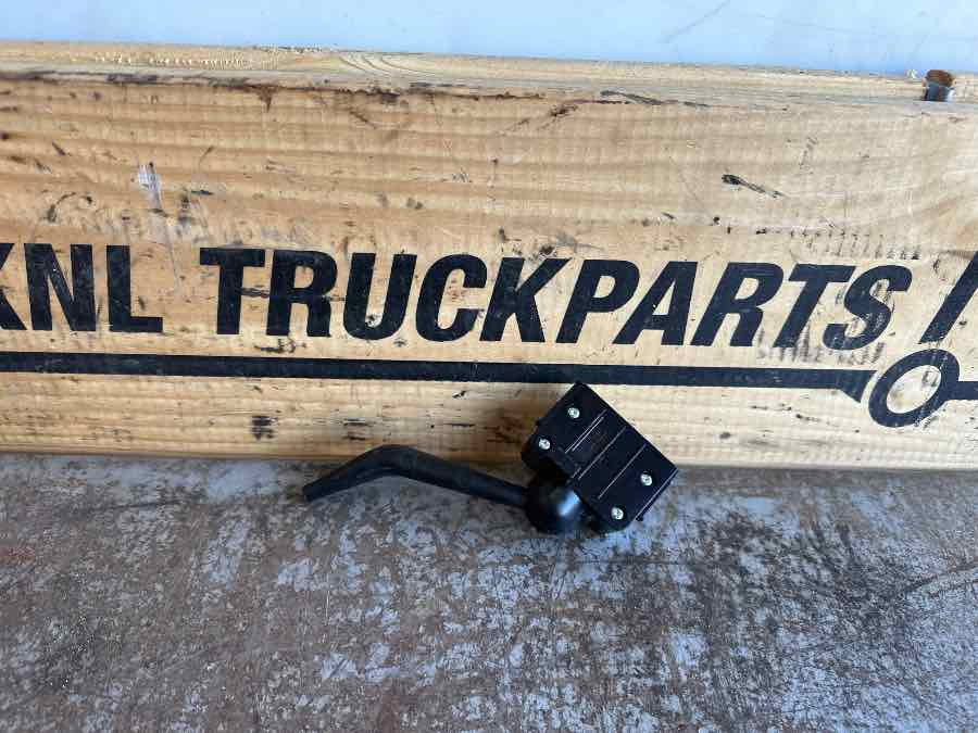 RENAULT LEVER SWITCH 7421709003 - Cabine et intérieur pour Camion: photos 1 RENAULT LEVER SWITCH 7421709003 - Cabine et intérieur pour Camion: photos 1