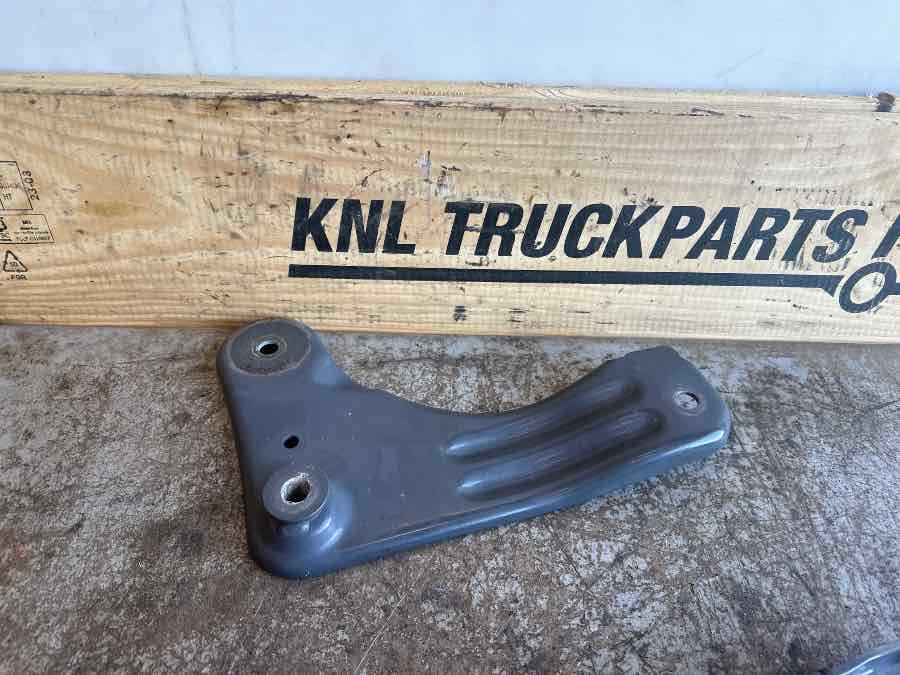 SCANIA BRACKET 2569452 - Suspension de cabine: photos 1 SCANIA BRACKET 2569452 - Suspension de cabine: photos 1