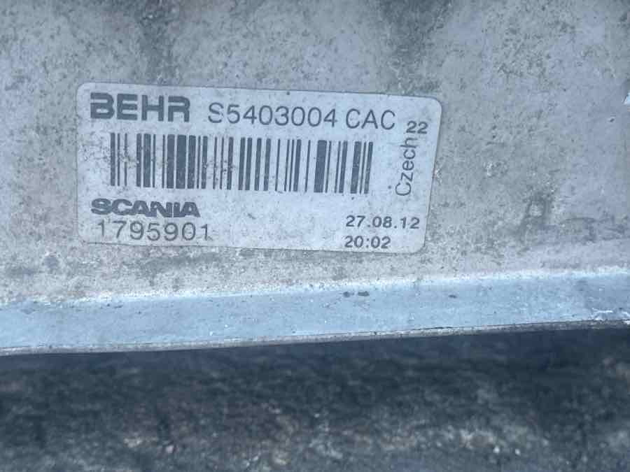 SCANIA CHANGE AIR COOLER 1795901 - Système de refroidissement pour Camion: photos 3 SCANIA CHANGE AIR COOLER 1795901 - Système de refroidissement pour Camion: photos 3