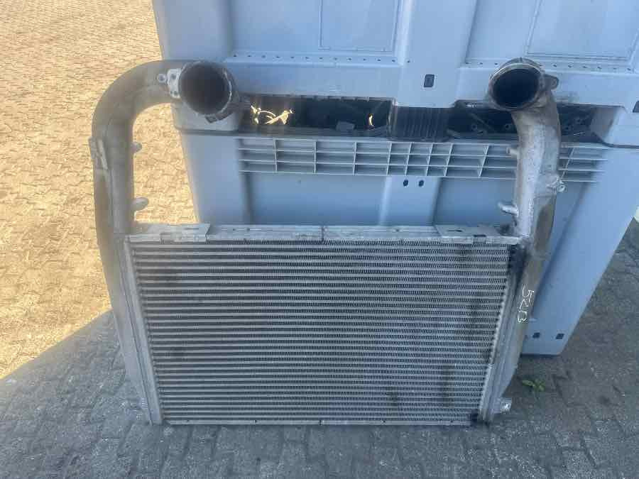 SCANIA CHANGE AIR COOLER 1795901 - Système de refroidissement pour Camion: photos 2 SCANIA CHANGE AIR COOLER 1795901 - Système de refroidissement pour Camion: photos 2