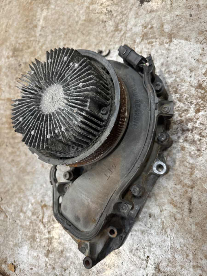 SCANIA COOLANT PUMP 2714201 - Système de refroidissement pour Camion: photos 1 SCANIA COOLANT PUMP 2714201 - Système de refroidissement pour Camion: photos 1