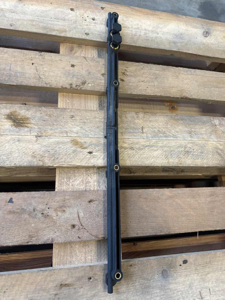 SCANIA FUEL KIT MANIFOLD / PIPES 1942650 - Préparation du carburant pour Camion: photos 1 SCANIA FUEL KIT MANIFOLD / PIPES 1942650 - Préparation du carburant pour Camion: photos 1