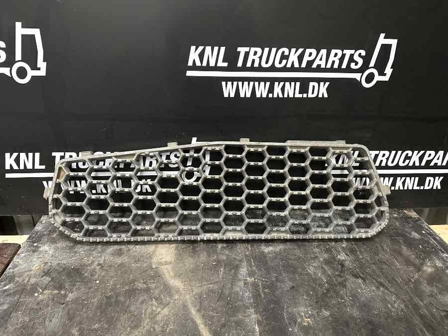 SCANIA STEP PLATE 2535283 - Cabine et intérieur pour Camion: photos 1 SCANIA STEP PLATE 2535283 - Cabine et intérieur pour Camion: photos 1