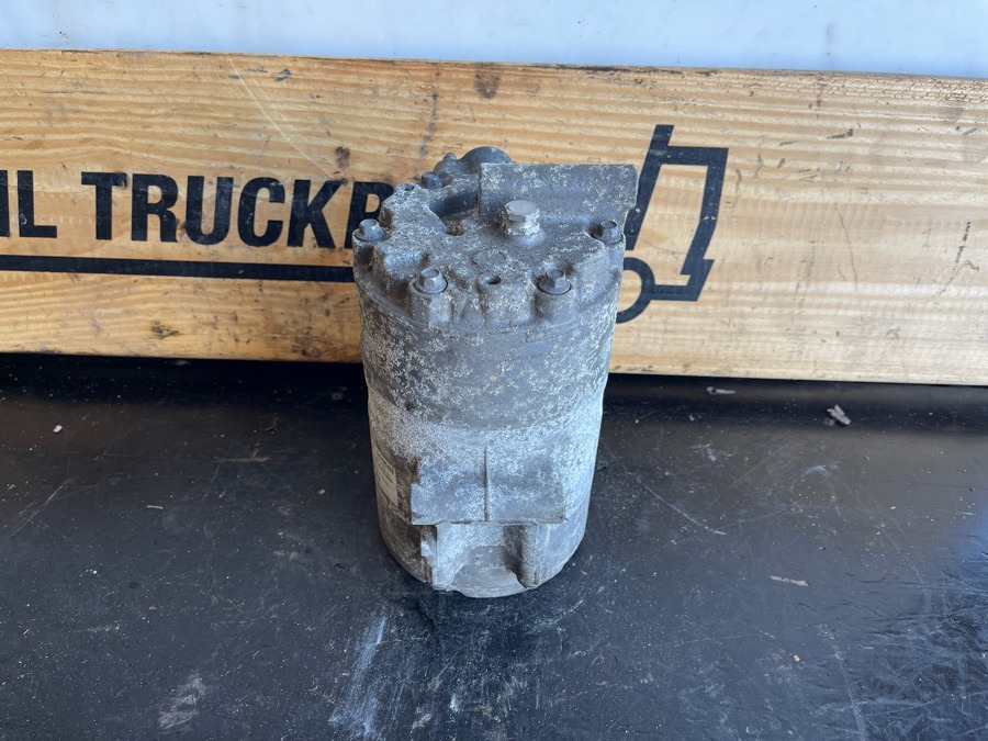 VOLVO AC COMPRESSOR 84192002 - Système de refroidissement pour Camion: photos 2 VOLVO AC COMPRESSOR 84192002 - Système de refroidissement pour Camion: photos 2