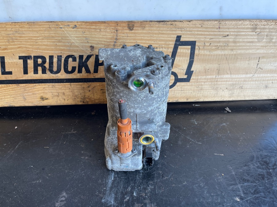 VOLVO AC COMPRESSOR 84192002 - Système de refroidissement pour Camion: photos 1 VOLVO AC COMPRESSOR 84192002 - Système de refroidissement pour Camion: photos 1