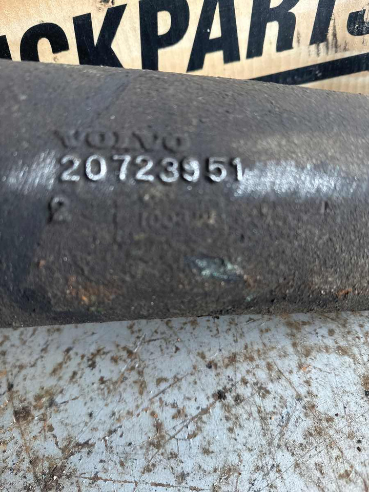 VOLVO COOLING PIPE 20723951 - Tuyau d'admission d'air pour Camion: photos 2 VOLVO COOLING PIPE 20723951 - Tuyau d'admission d'air pour Camion: photos 2