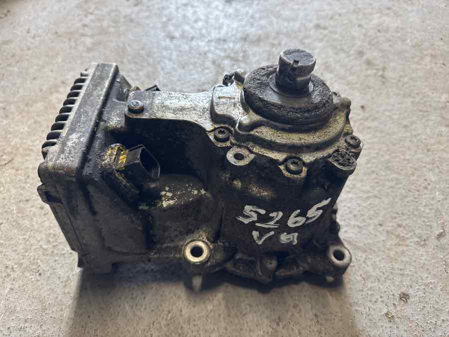 VOLVO DYNAMIC STEERING 21476493 - Commande de gouvernail pour Camion: photos 2 VOLVO DYNAMIC STEERING 21476493 - Commande de gouvernail pour Camion: photos 2