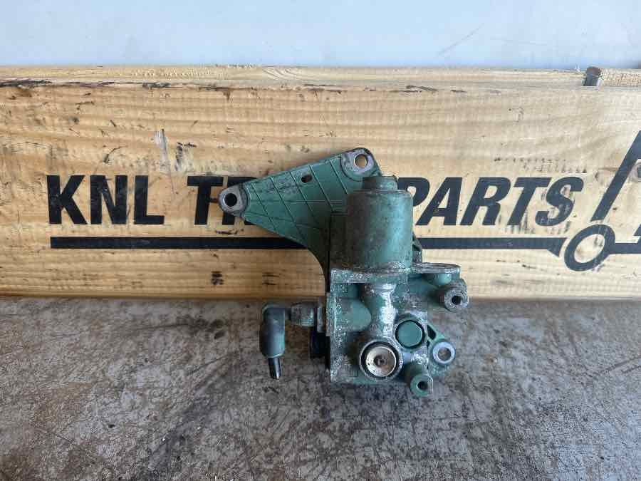 VOLVO EXHAUST VALVE 20994250 - Valve de frein pour Camion: photos 1 VOLVO EXHAUST VALVE 20994250 - Valve de frein pour Camion: photos 1