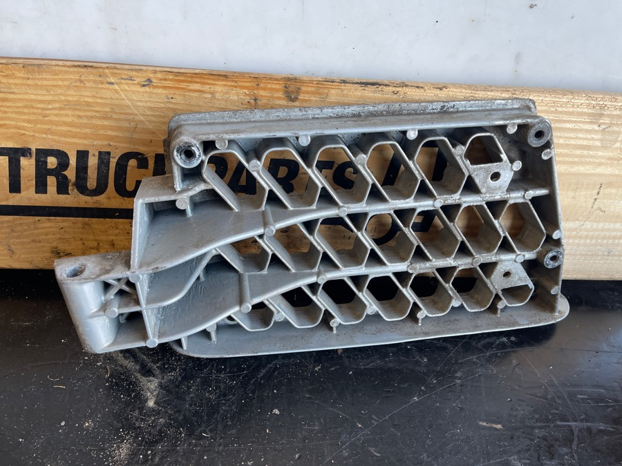 VOLVO STEP 82859306 - Cabine et intérieur pour Camion: photos 2 VOLVO STEP 82859306 - Cabine et intérieur pour Camion: photos 2