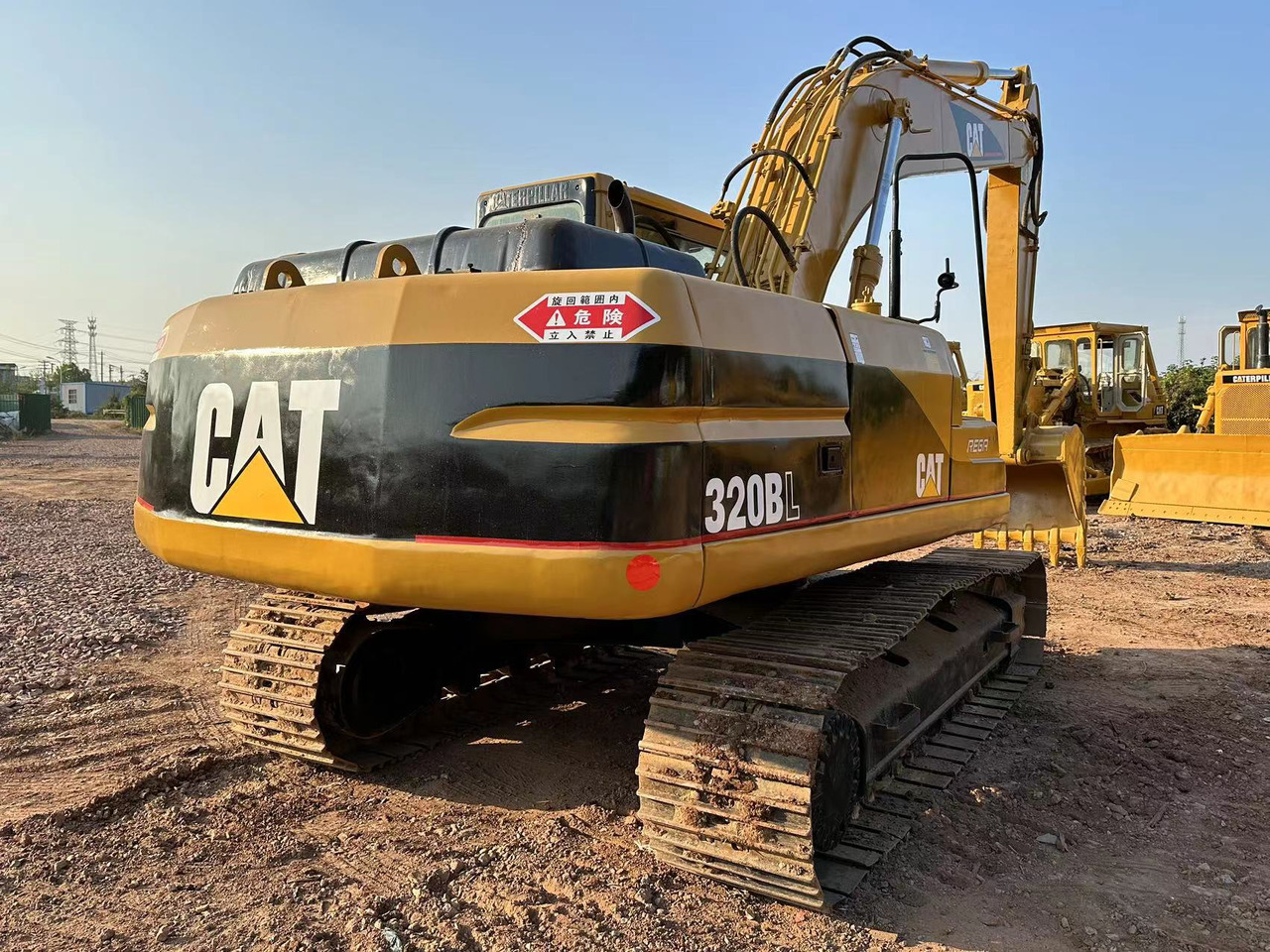 CAT 320B - Pelle sur chenille: photos 5 CAT 320B - Pelle sur chenille: photos 5
