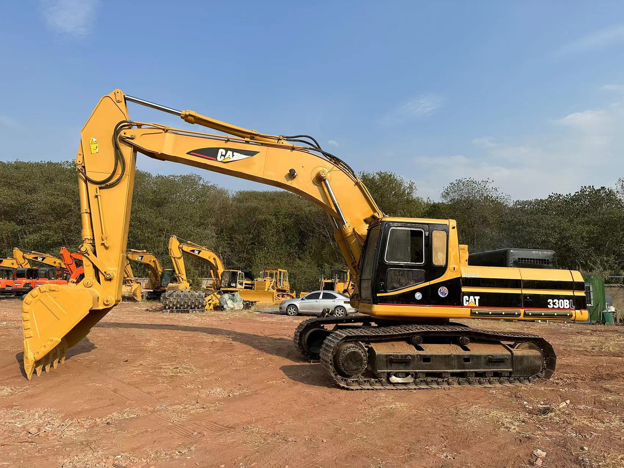 CAT 320B - Pelle sur chenille: photos 4 CAT 320B - Pelle sur chenille: photos 4