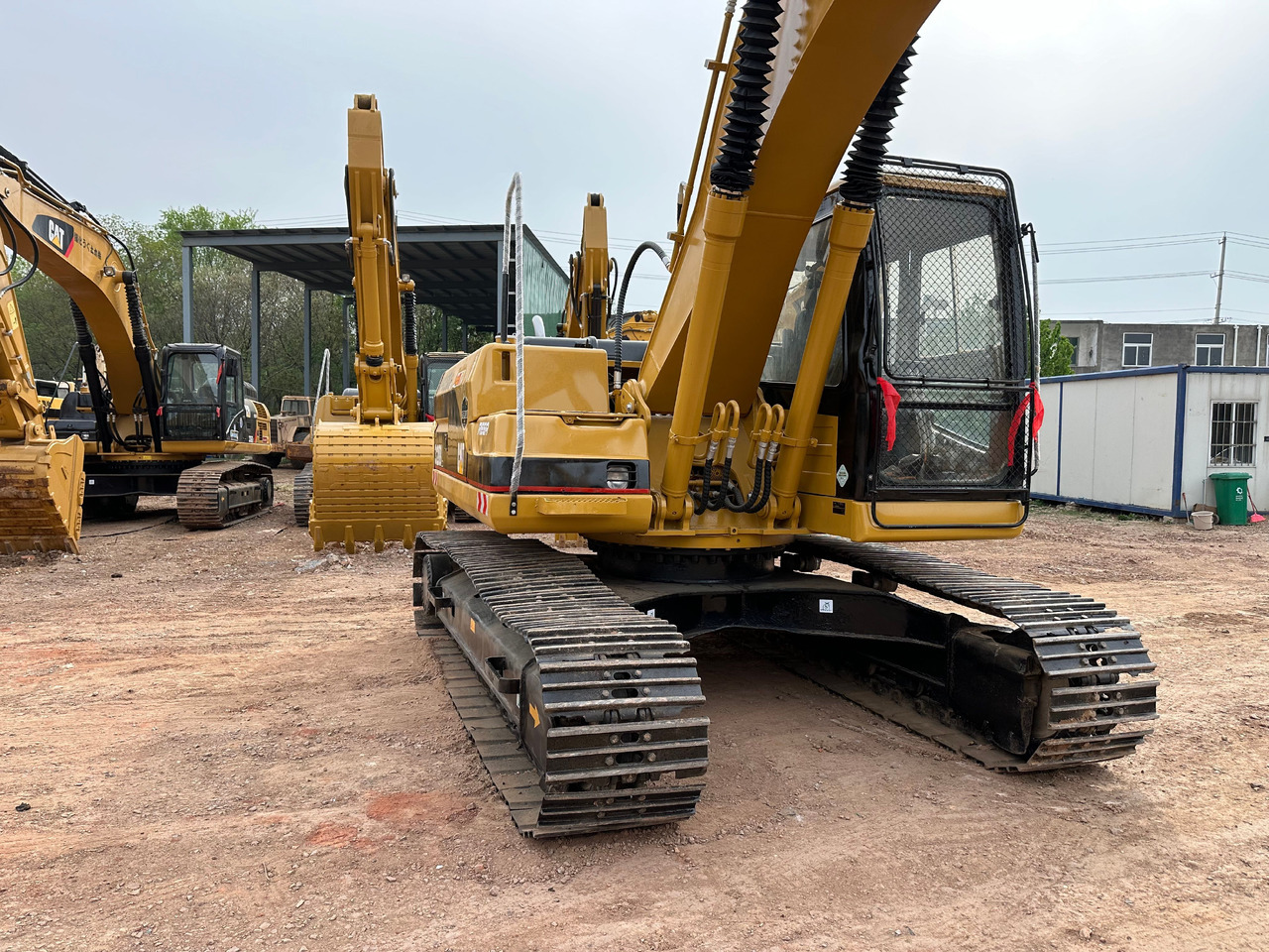 CAT 320BL crawler excavator - Pelle sur chenille: photos 5 CAT 320BL crawler excavator - Pelle sur chenille: photos 5